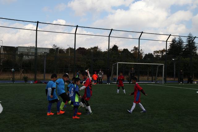 亚运会-中国三人女篮决赛力克蒙古队 勇夺金牌