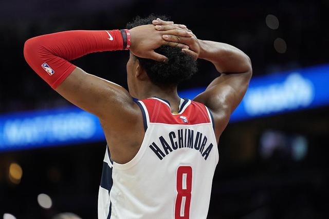 贝林厄姆：更衣室有很多领袖我们互相尊重